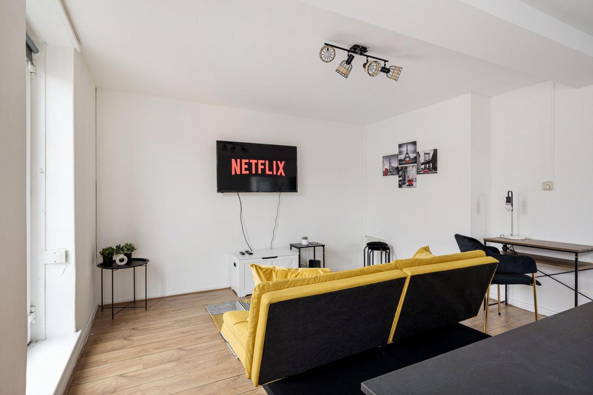 Sleek Shoreditch Hideout - 2 Bed Gem With Balcony In Central ลอนดอน ภายนอก รูปภาพ