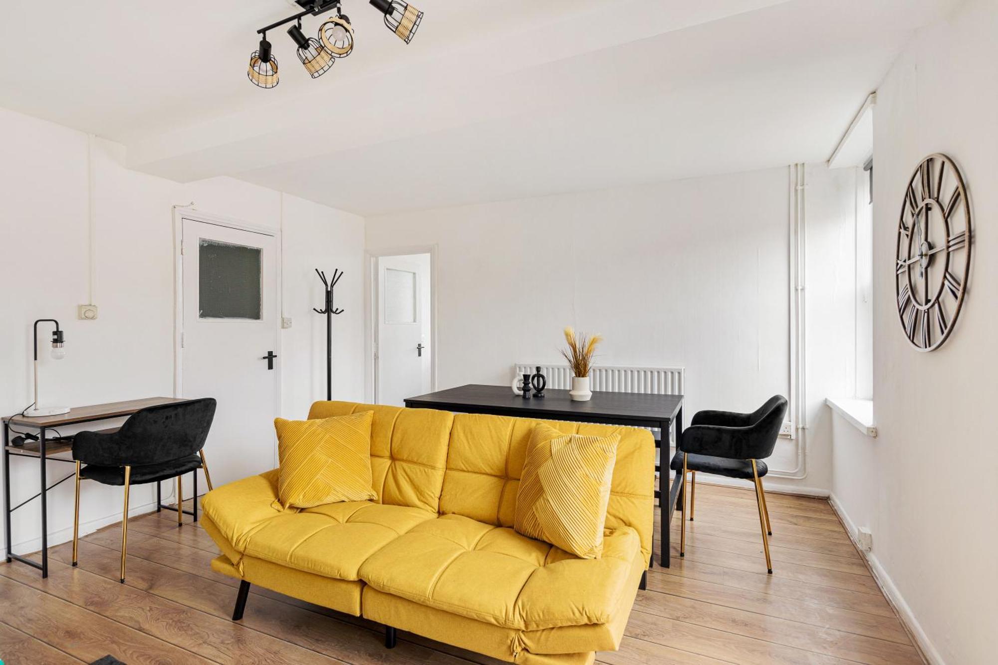Sleek Shoreditch Hideout - 2 Bed Gem With Balcony In Central ลอนดอน ภายนอก รูปภาพ